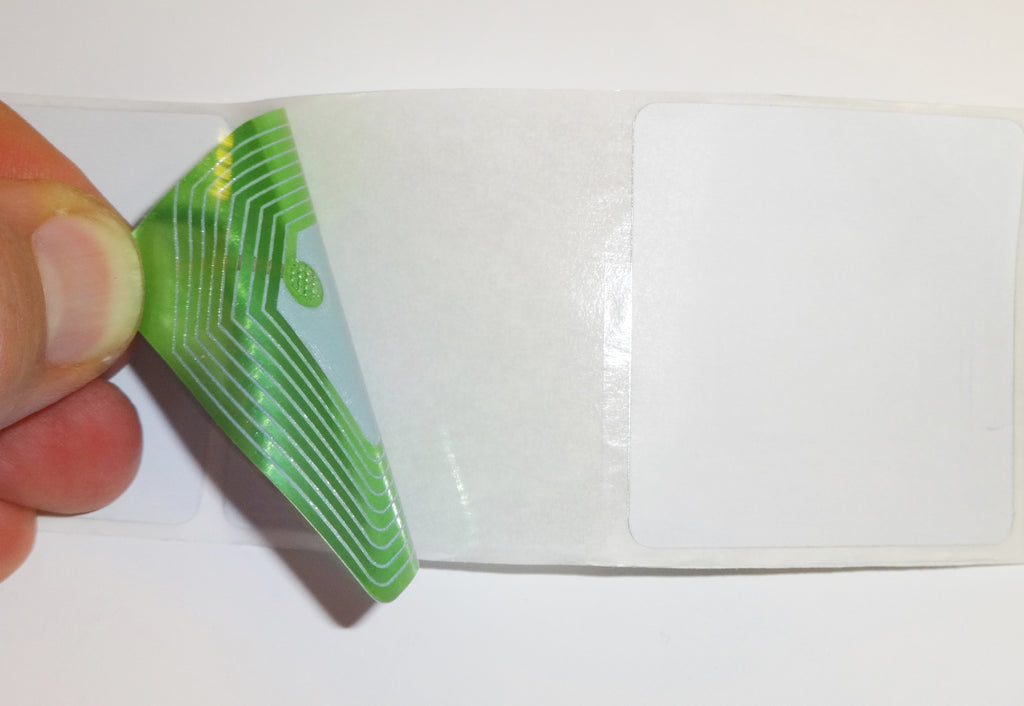 2000 Sicherungsetiketten RF  8.2 MHz 5 x 5 cm, weiß, deaktivierbar.